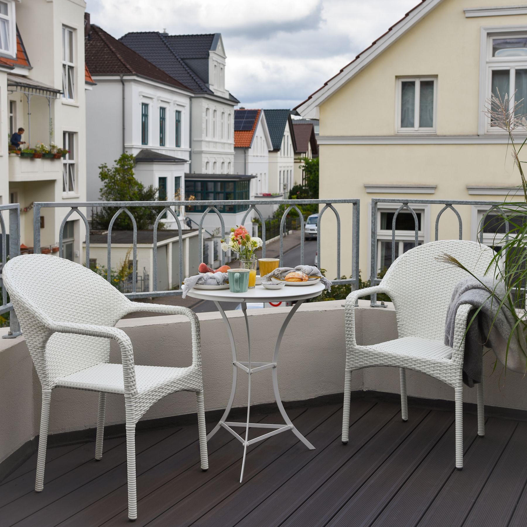 ENVIGO Flechtstuhl Snow Stapelbarer OutdoorStuhl für den Garten in Weiß